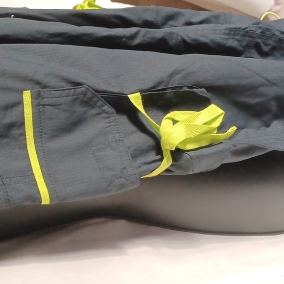 Zumba Wear Women's  Navy/Neon Green Convertible Cargo Ribbons Workout Pants S - Picture 3 of 8